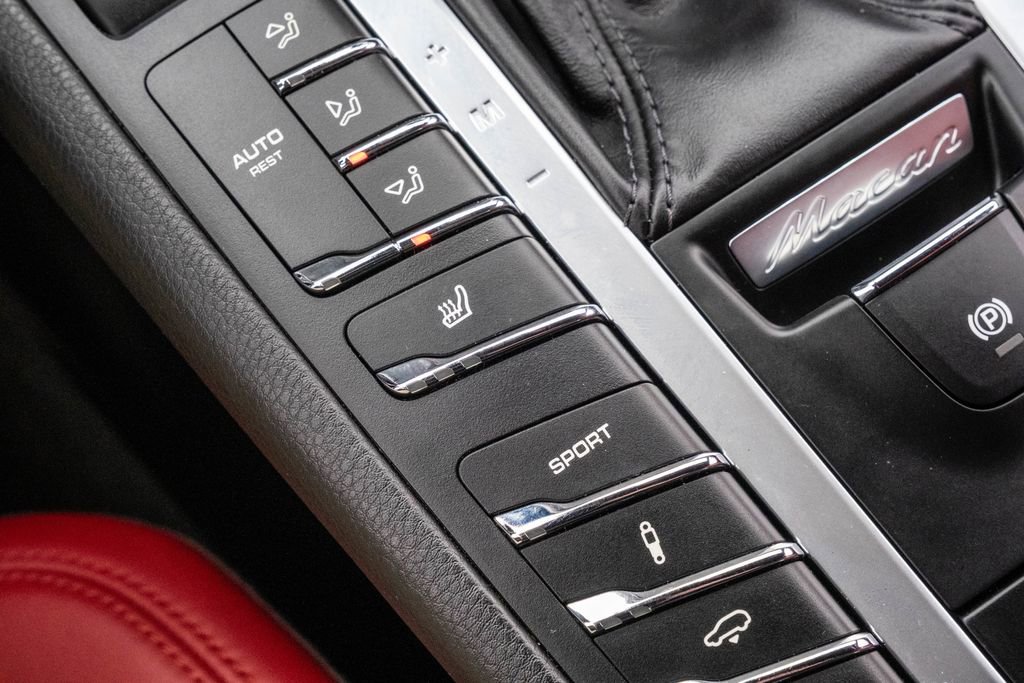 Used 2017 Porsche Macan GTS image 22