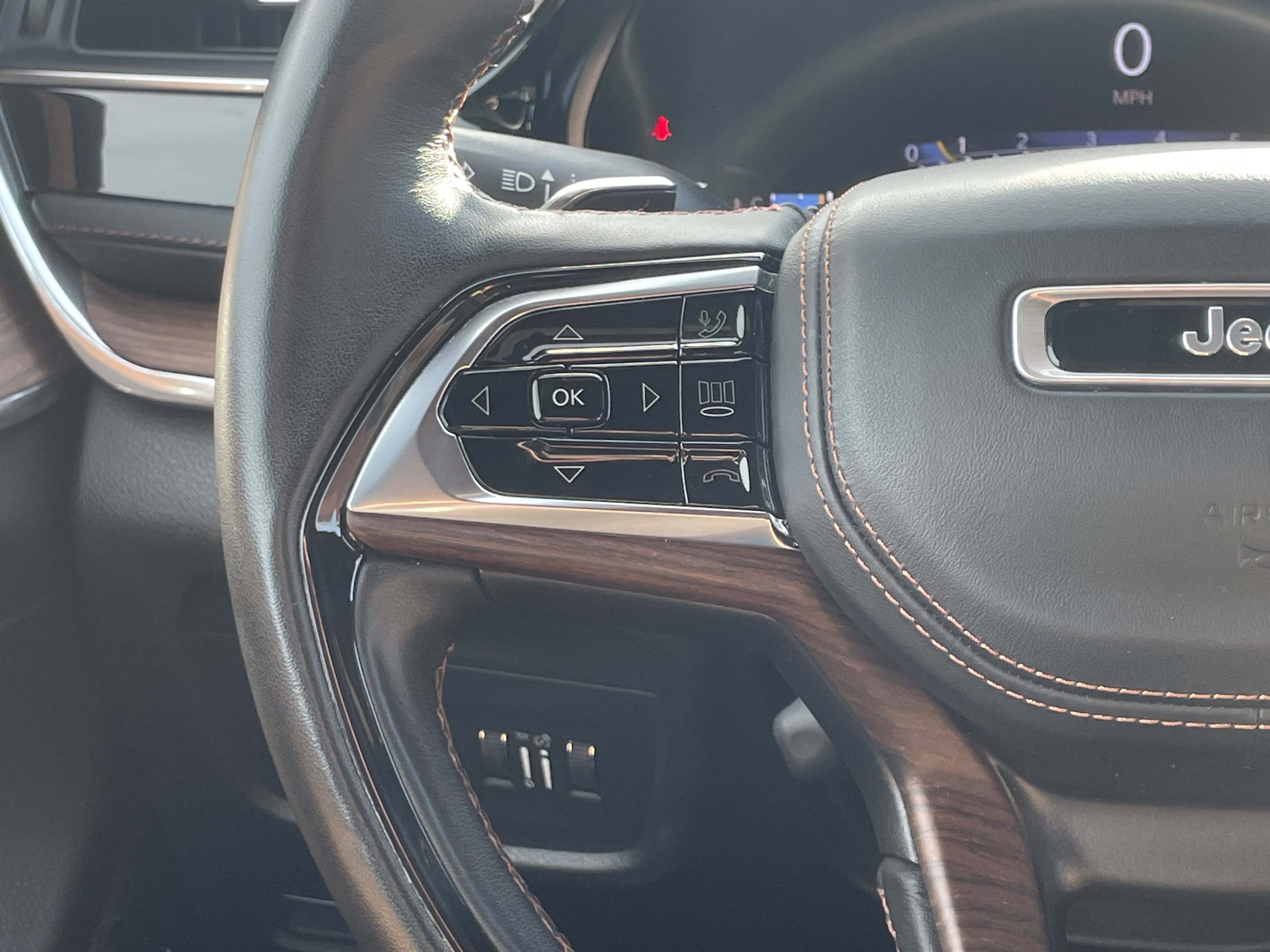 Used 2023 Jeep Grand Cherokee L Summit w/ Advanced Protech Group IV image 19