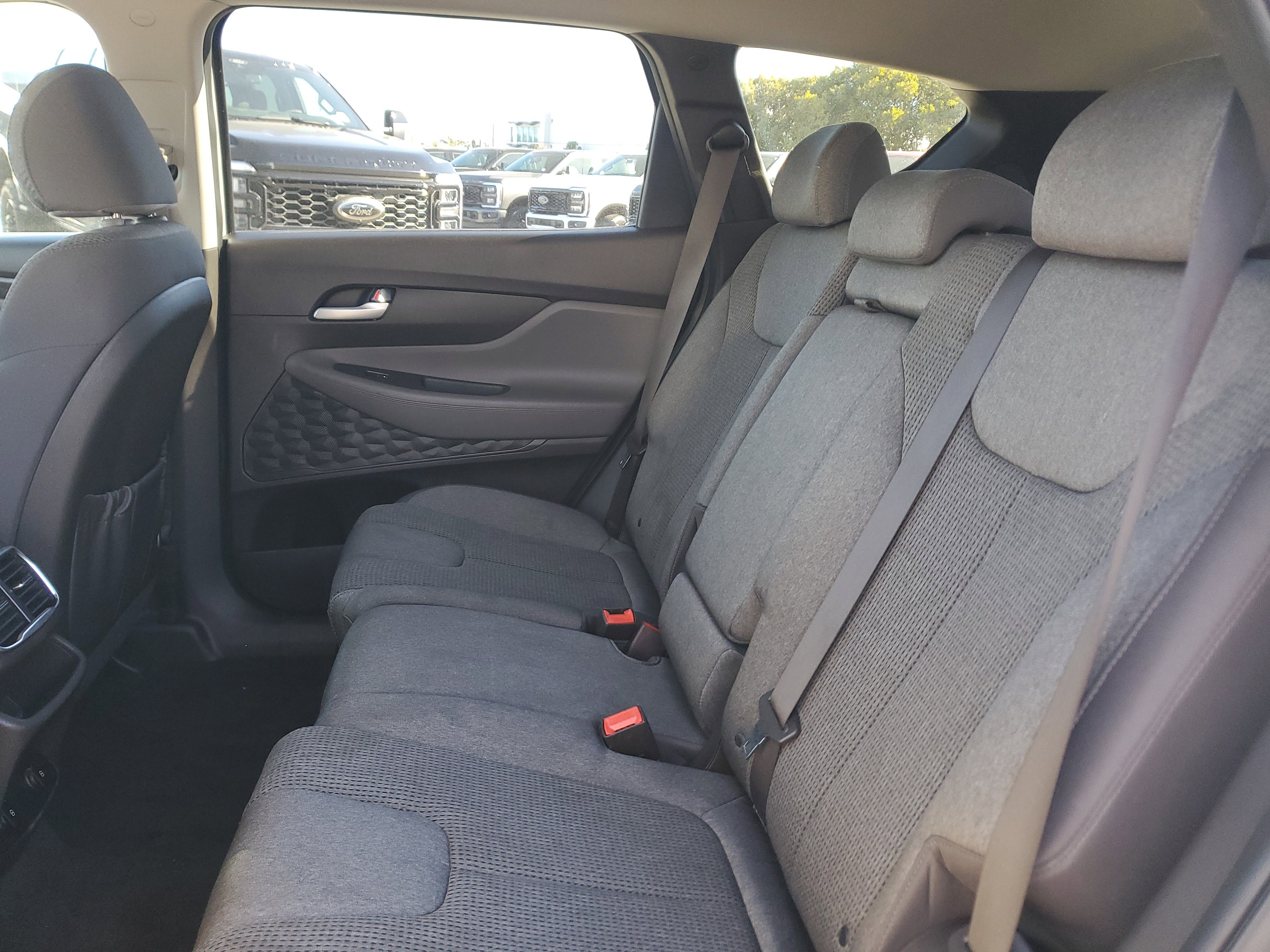 Used 2020 Hyundai Santa Fe SE image 12