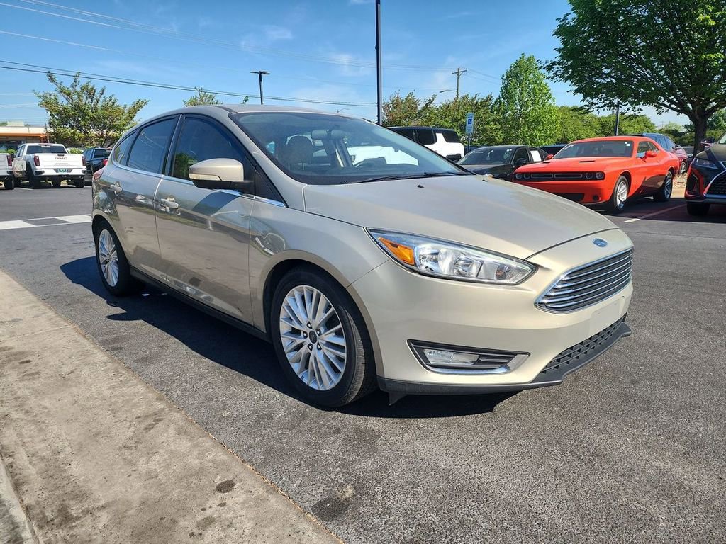 Used 2016 Ford Focus Titanium image 2