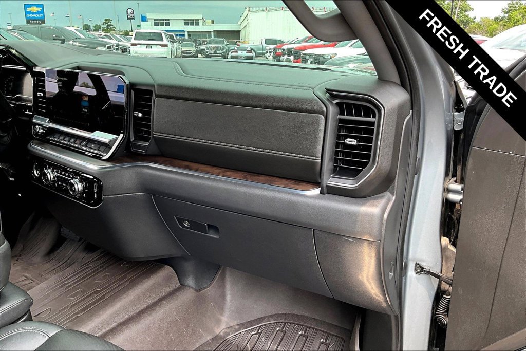 Used 2023 GMC Sierra 1500 SLT AWD/4WD image 27