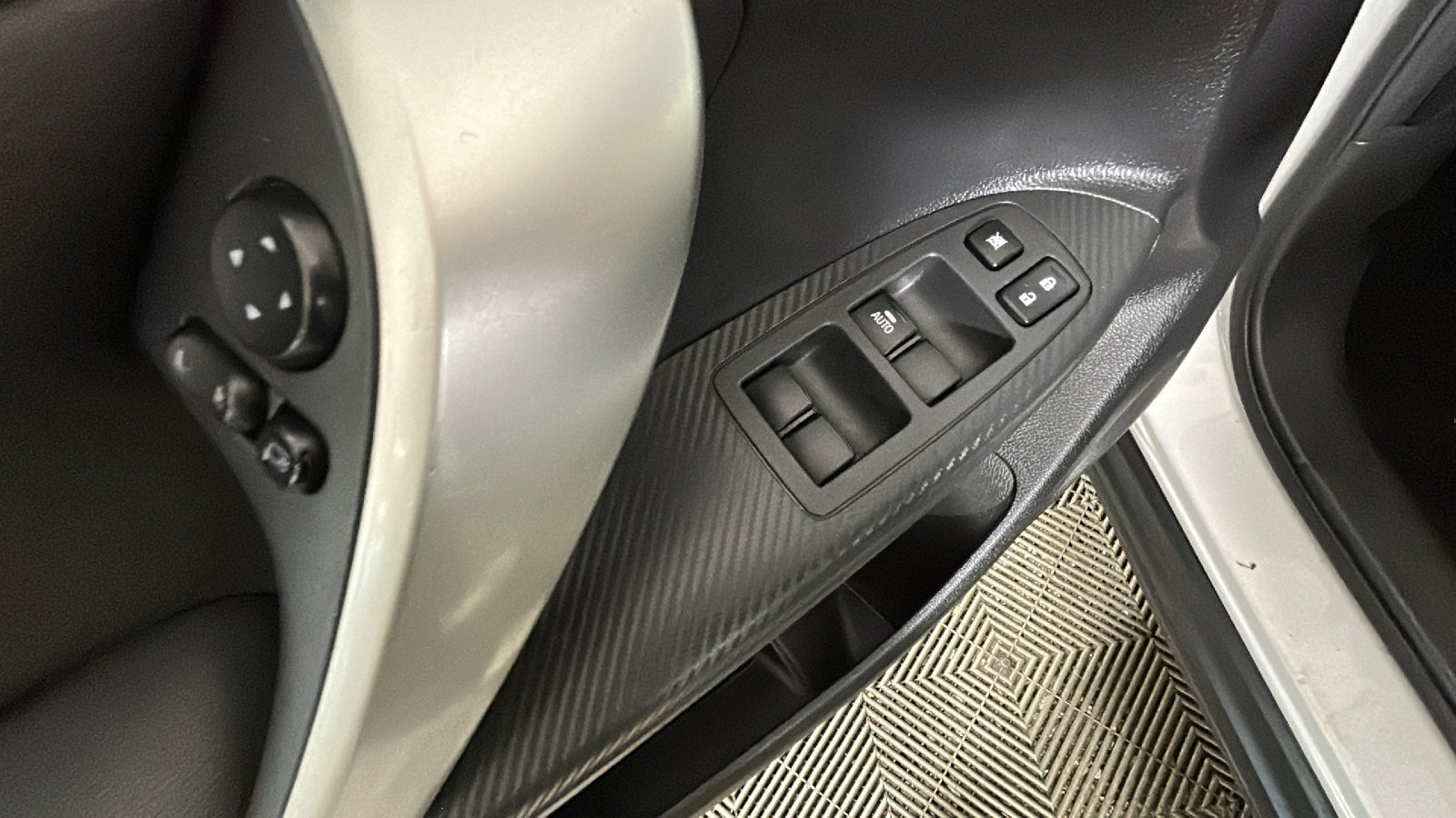 Used 2018 Mitsubishi Eclipse Cross SEL AWD/4WD image 10
