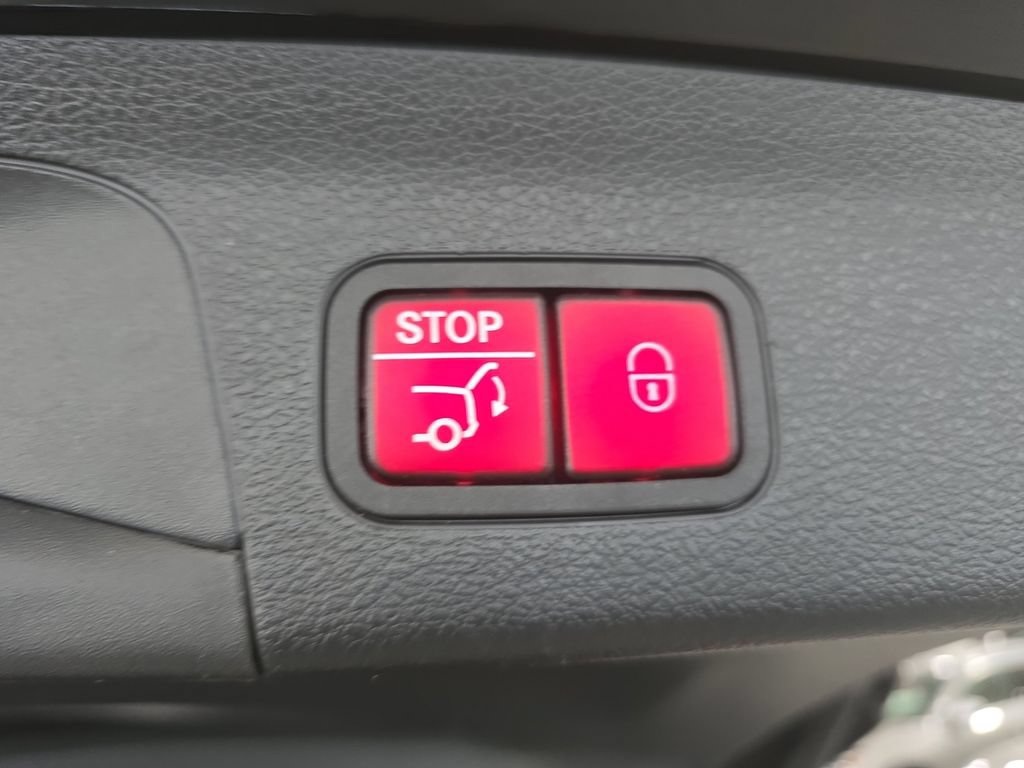 Used 2024 Mercedes-Benz GLS 450 4MATIC image 30