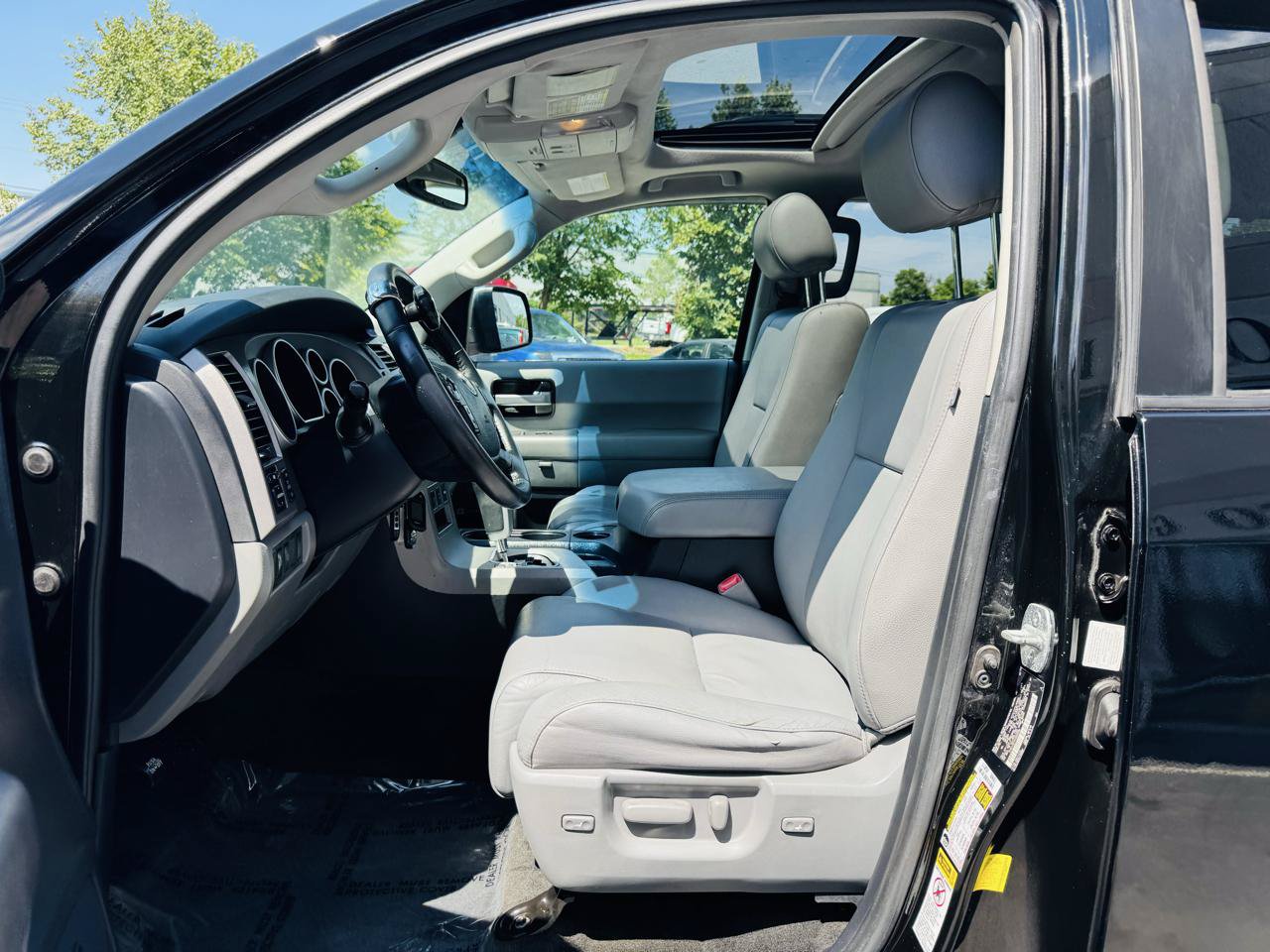 Used 2012 Toyota Sequoia Limited AWD/4WD image 16