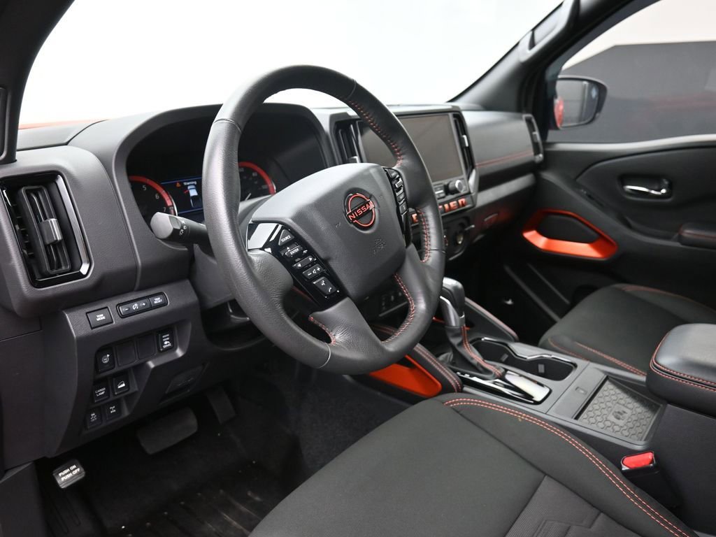 Used 2025 Nissan Frontier PRO-4X w/ Pro Convenience Package image 18