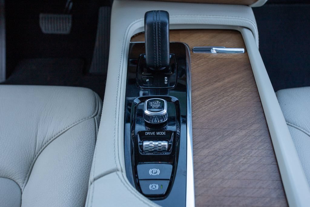 Used 2021 Volvo XC90 T8 Inscription Expression w/ Protection Package Premier AWD/4WD image 30