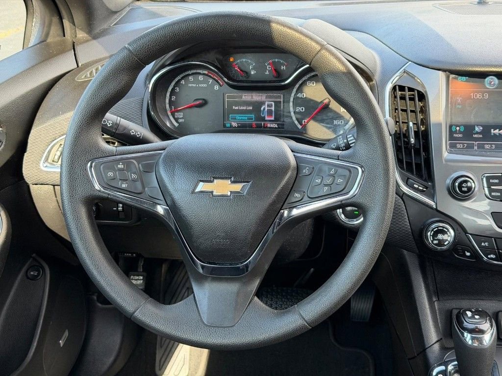 Used 2017 Chevrolet Cruze LT w/ Sun And Sound Package FWD image 10