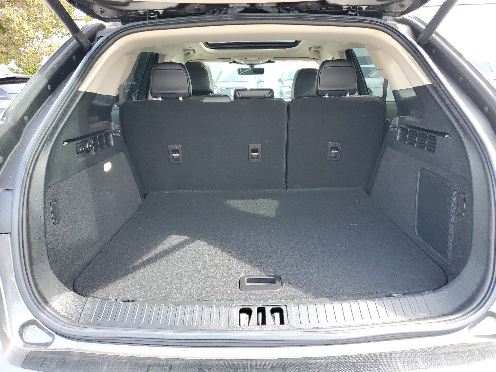 Used 2023 Lincoln Nautilus Reserve w/ Monochromatic Package image 8