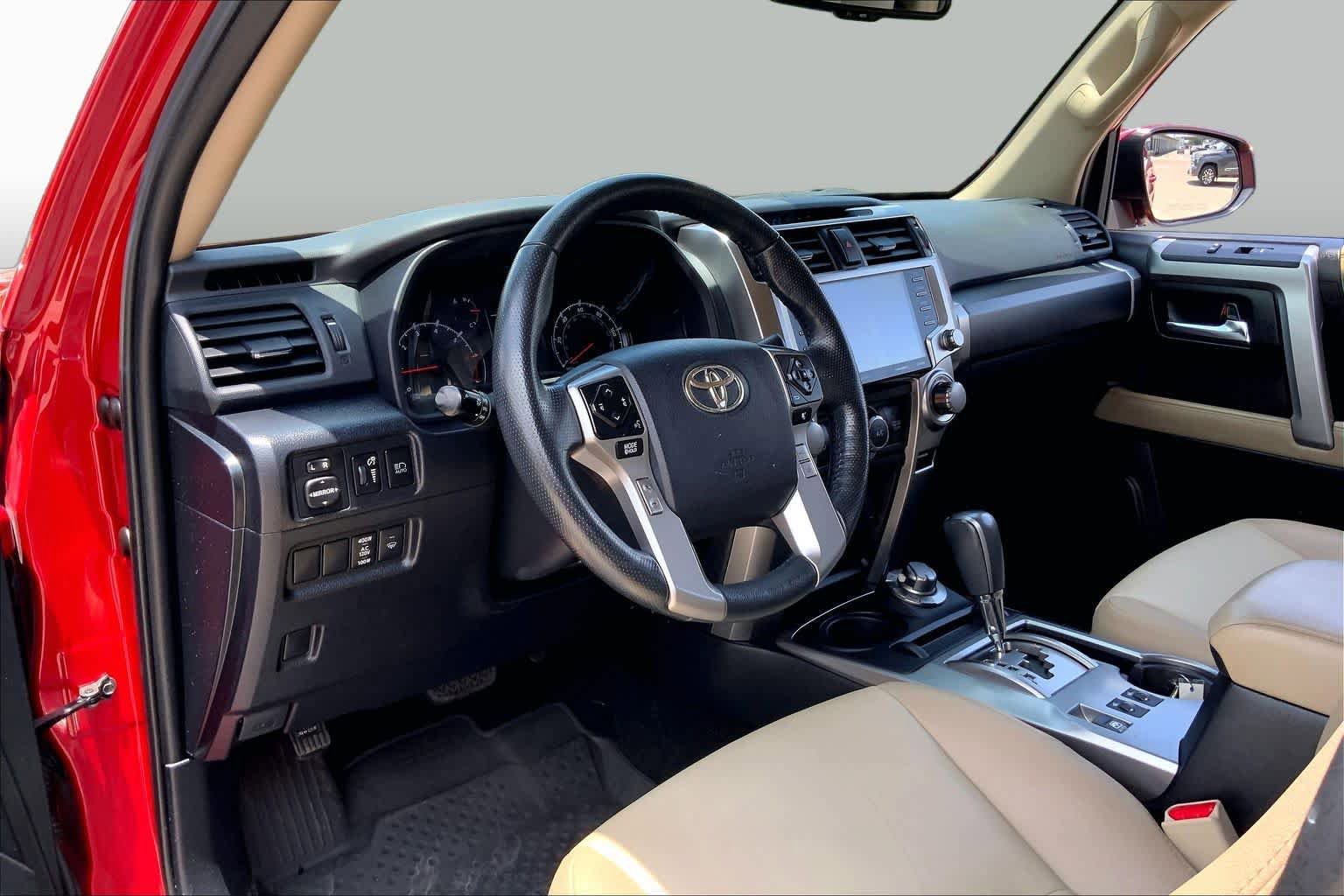 Used 2023 Toyota 4Runner SR5 Premium w/ Moonroof Package AWD/4WD image 18