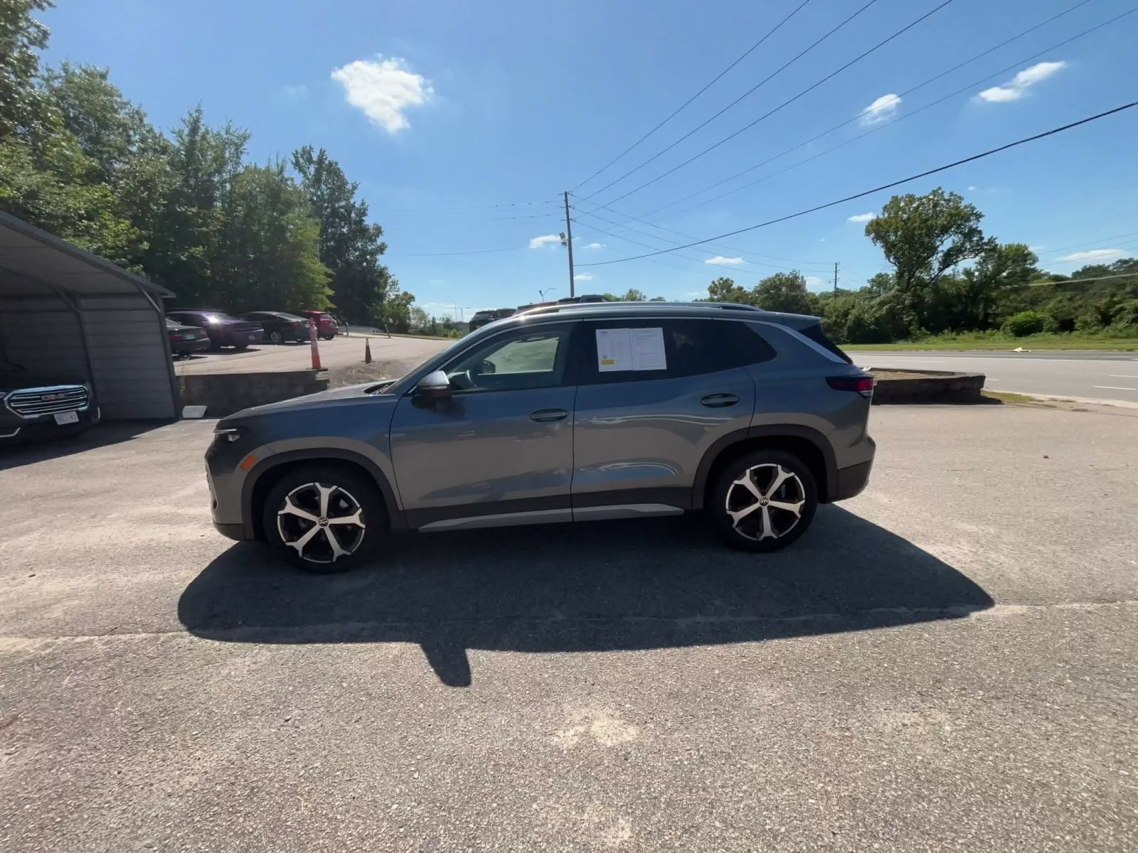 Used 2026 Volkswagen Tiguan SE FWD image 8