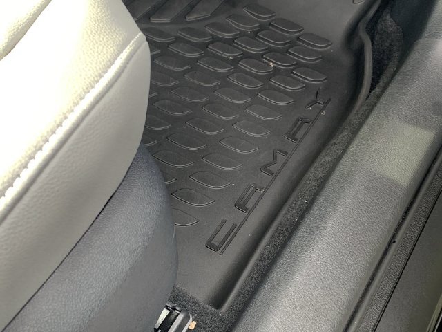 Used 2026 Toyota Camry SE w/ Convenience Package FWD image 14