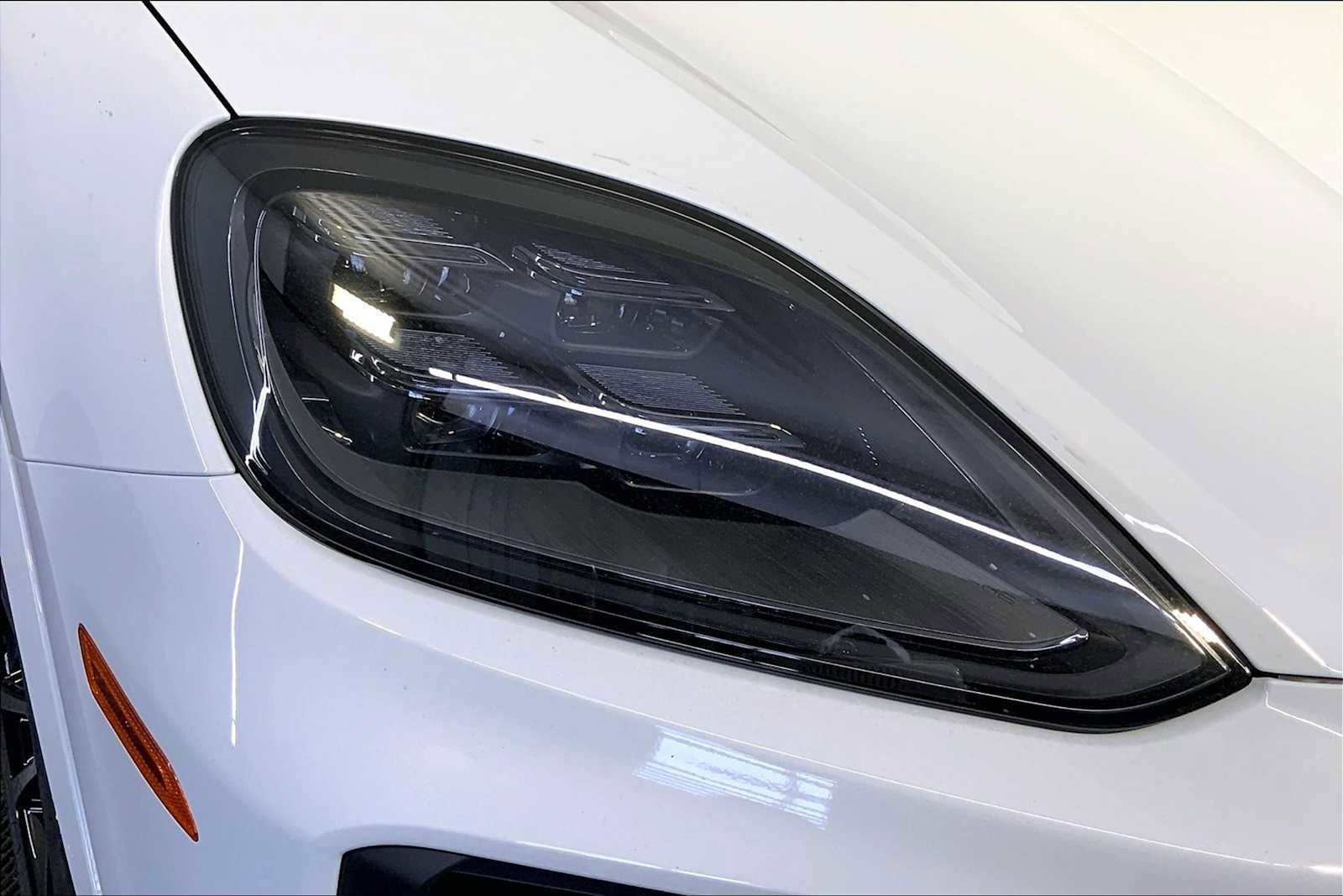 Certified 2025 Porsche Cayenne Turbo image 10