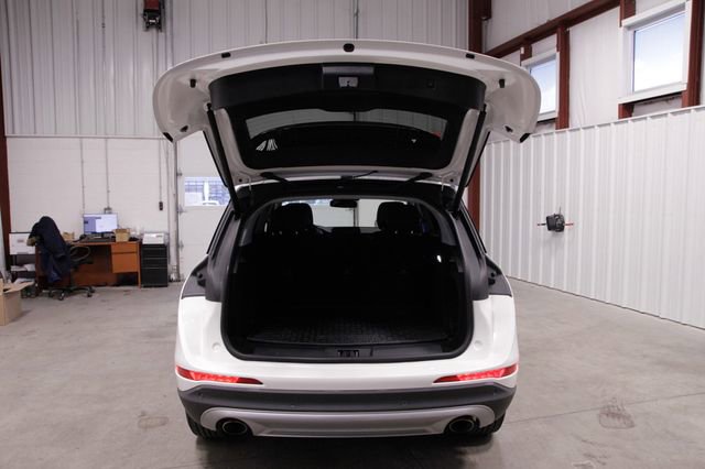 Used 2020 Lincoln Corsair Standard w/ Premium Package image 19