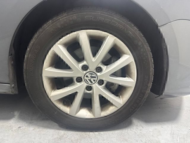 Used 2015 Volkswagen Jetta SE FWD image 4