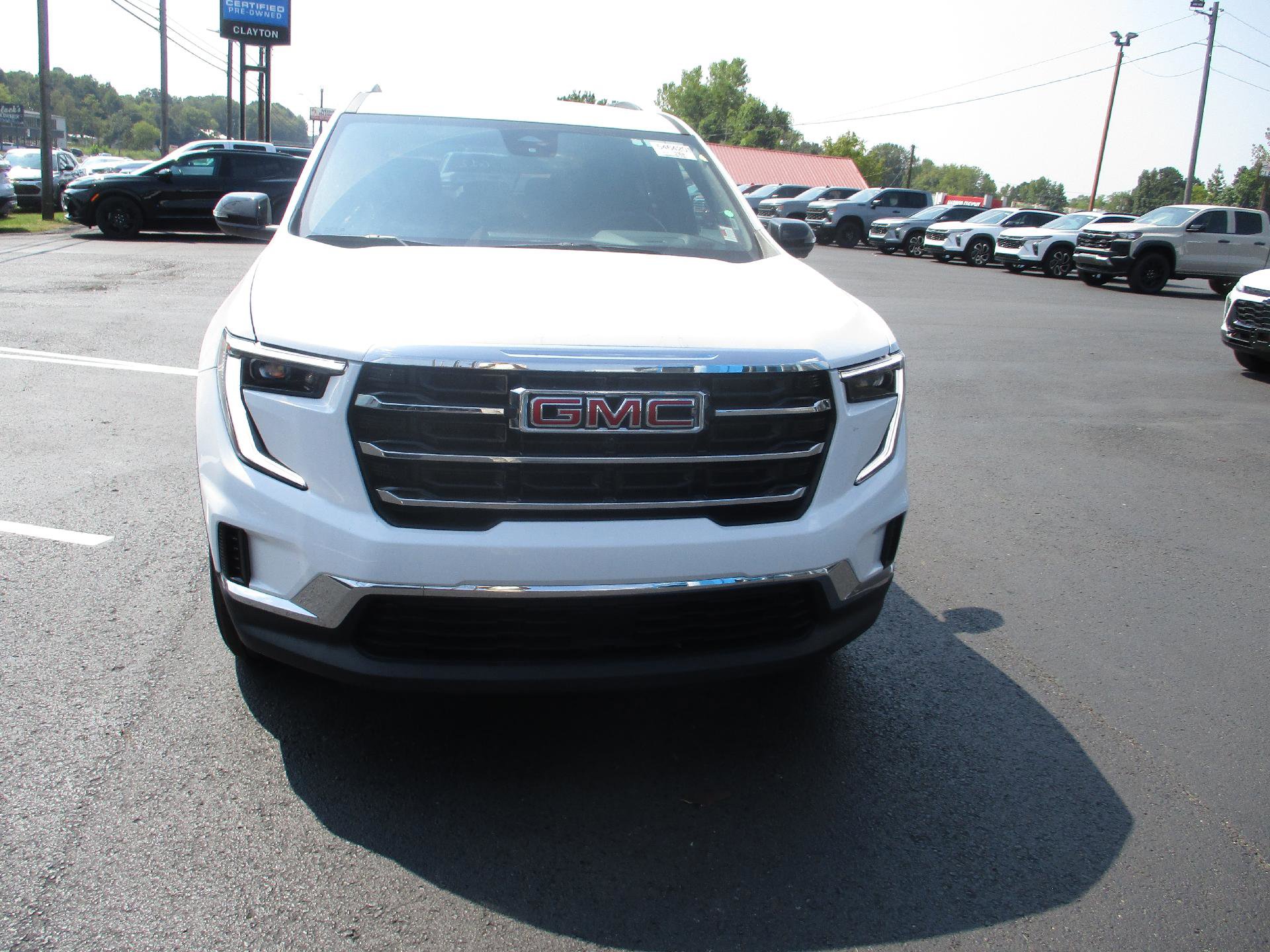 Used 2025 GMC Acadia Elevation image 8