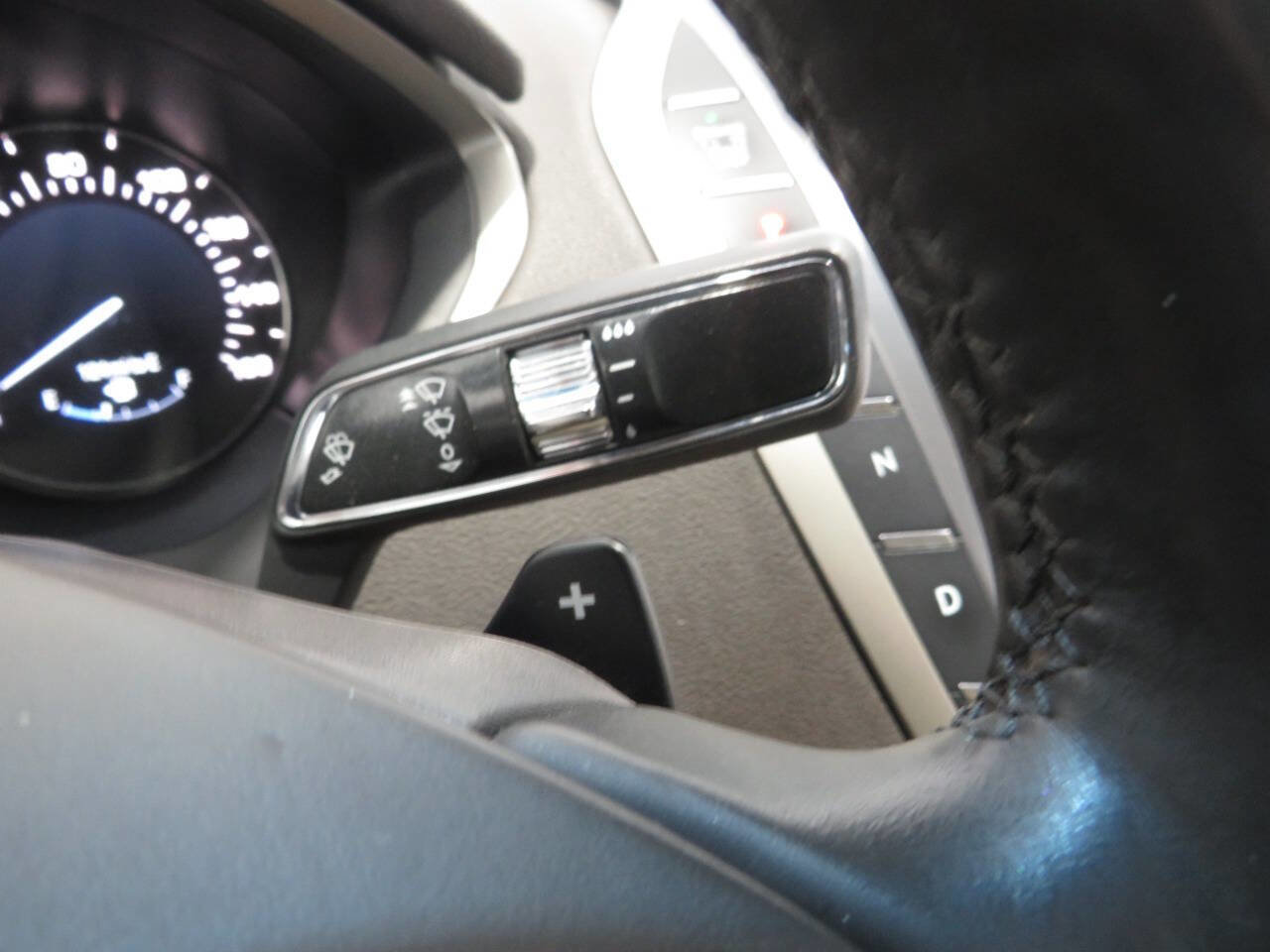 Used 2017 Lincoln MKZ Premiere FWD image 16
