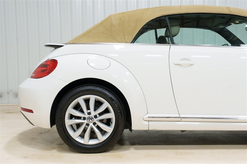 Used 2013 Volkswagen Beetle TDI FWD image 16