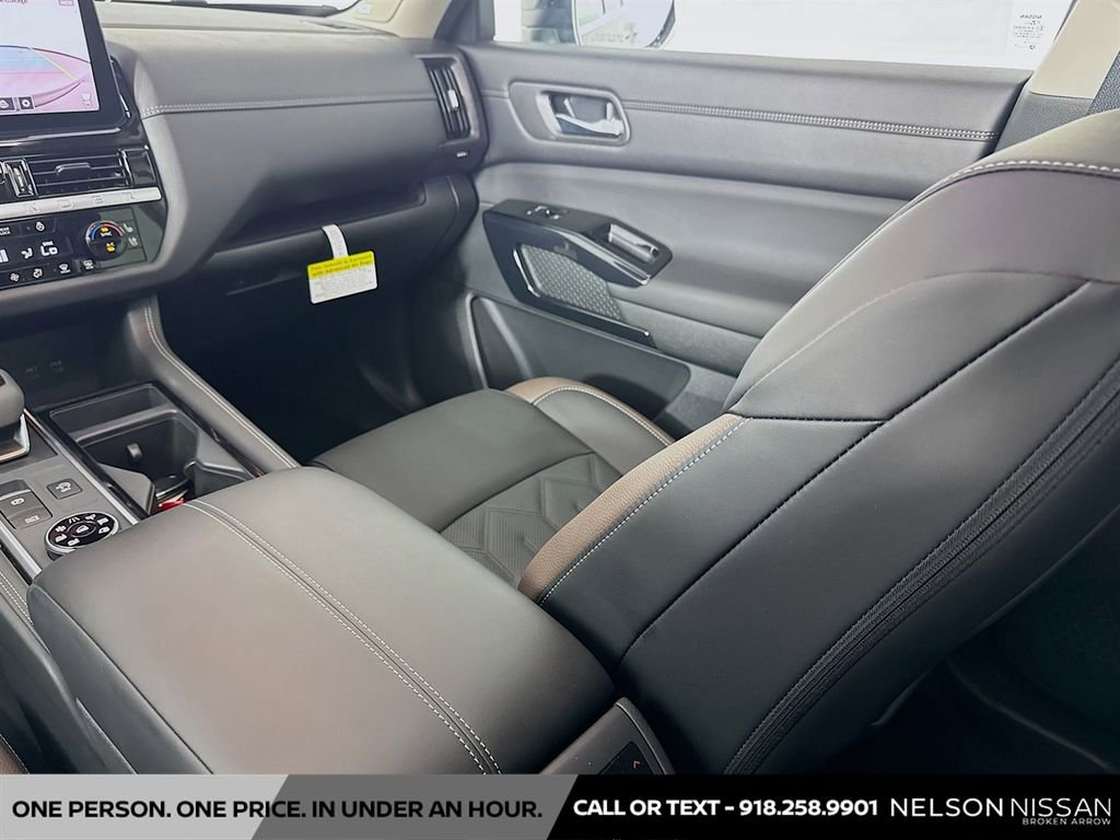 New 2026 Nissan Pathfinder Platinum image 24