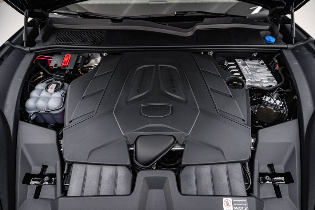 New 2026 Porsche Cayenne Coupe AWD/4WD image 29