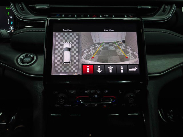 Used 2022 Jeep Grand Cherokee Limited 4xe w/ Luxury Tech Group II AWD/4WD image 29