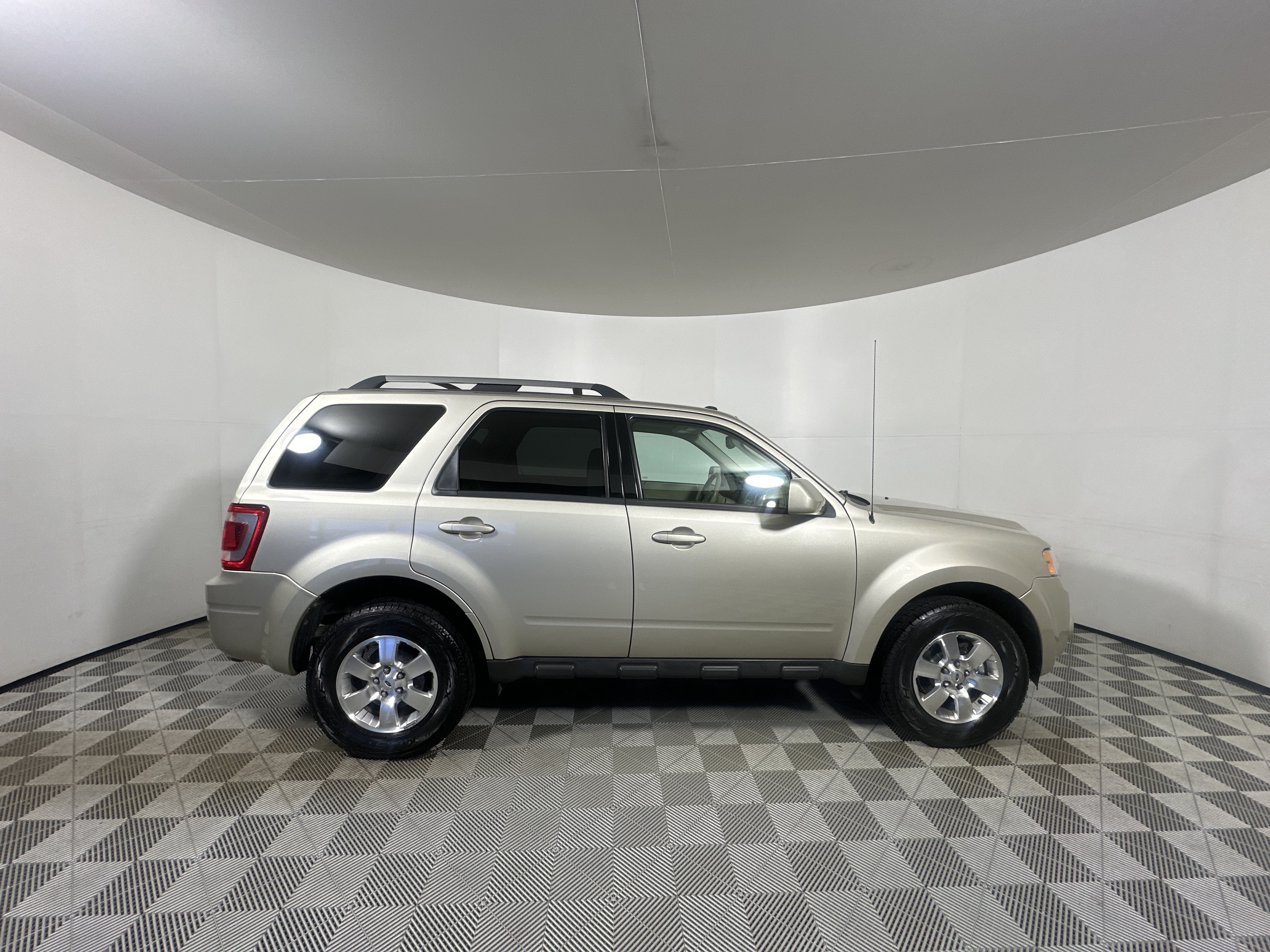 Used 2012 Ford Escape Limited AWD/4WD image 8