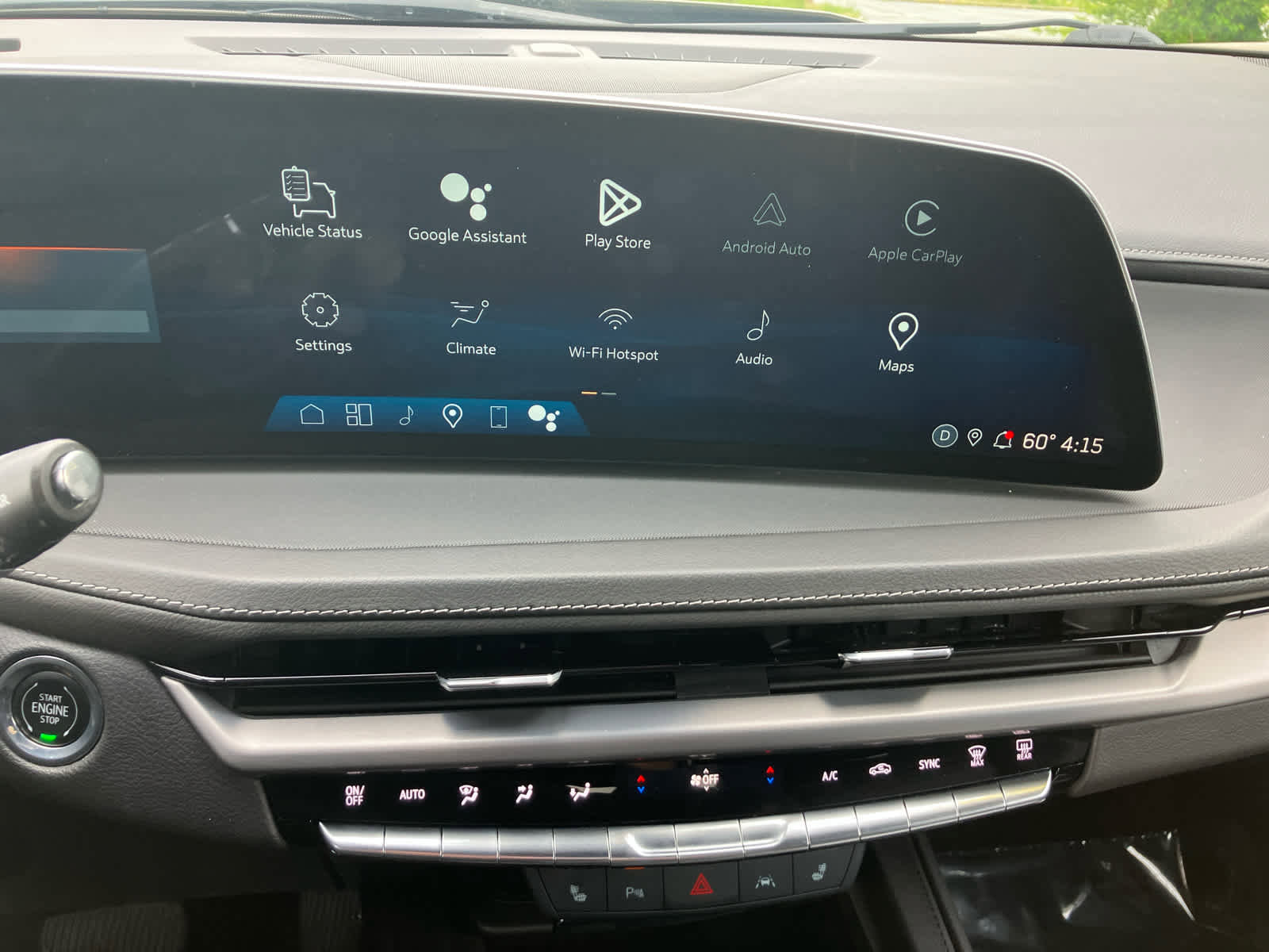 Used 2024 Cadillac XT4 Luxury w/ Cold Weather Package AWD/4WD image 14