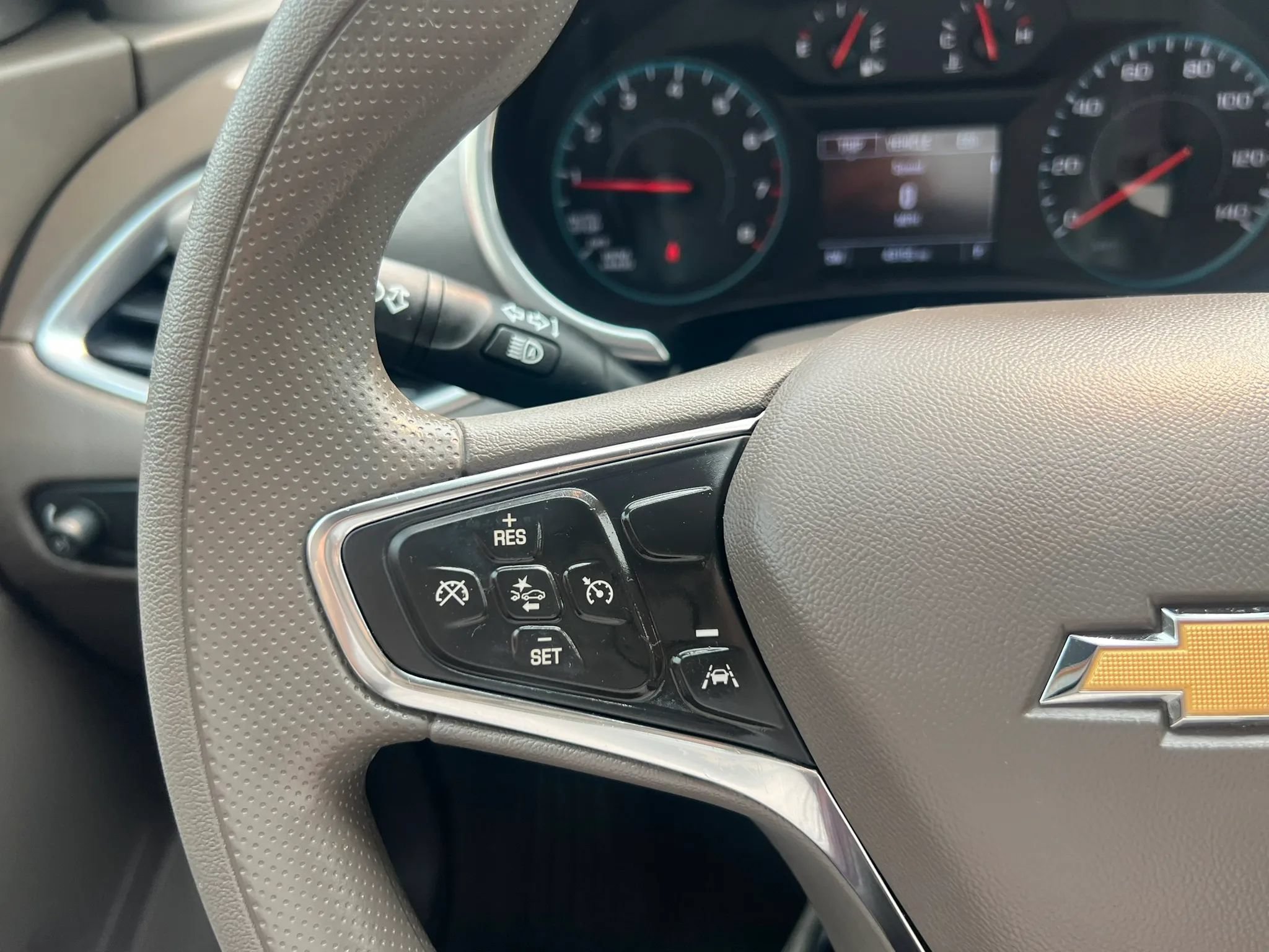 Used 2021 Chevrolet Malibu LT FWD image 18