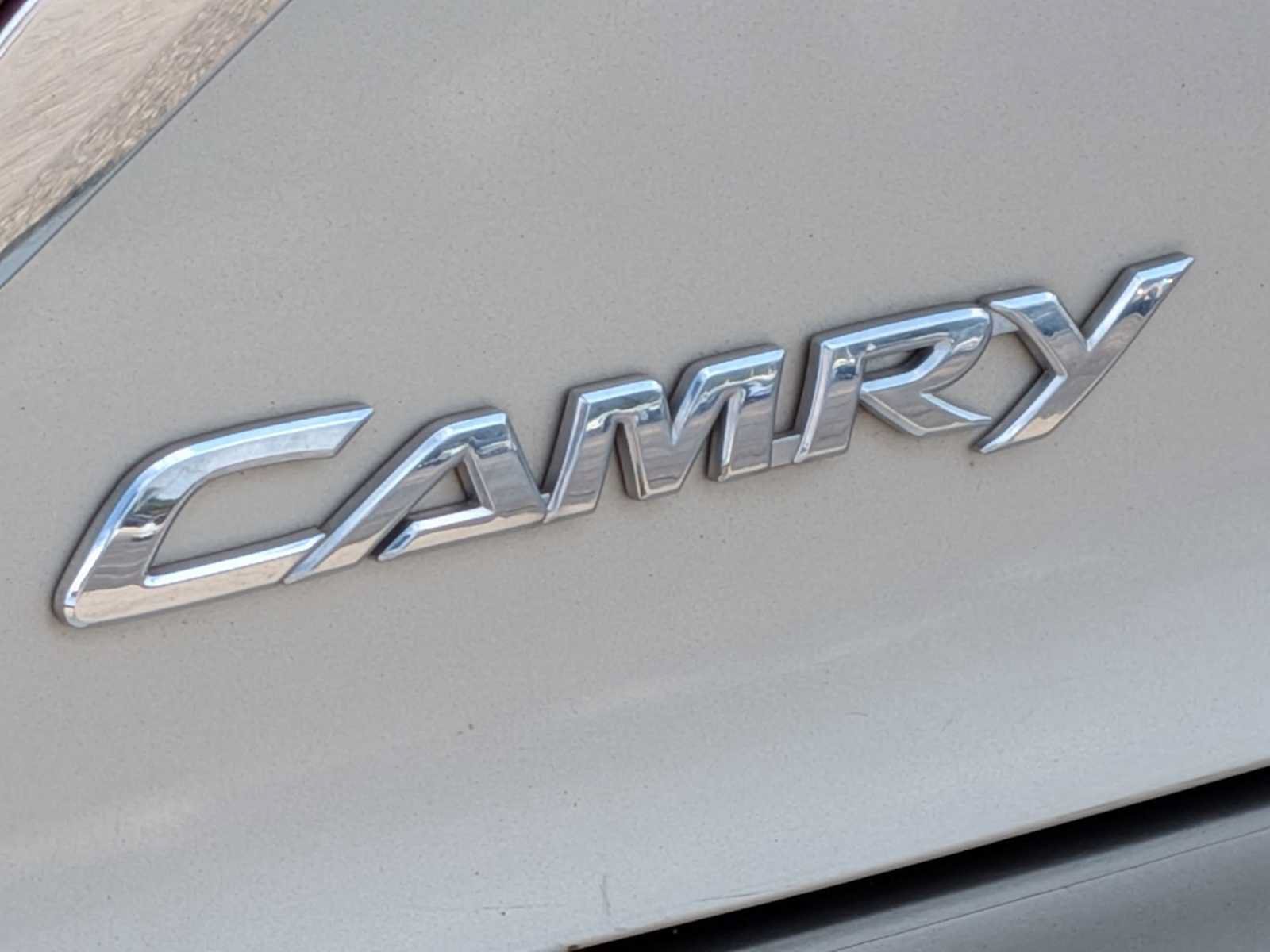 Used 2015 Toyota Camry XLE w/ Moonroof Package FWD image 9