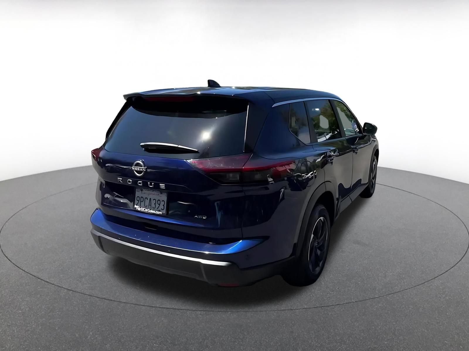 Used 2025 Nissan Rogue SV AWD/4WD image 14