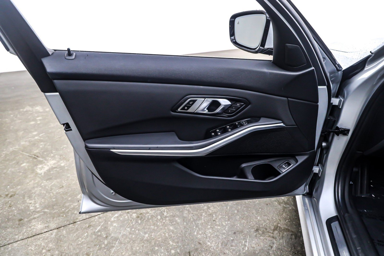 Used 2019 BMW 330i Sedan w/ Convenience Package image 20