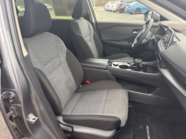 Used 2023 Nissan Rogue SV image 9