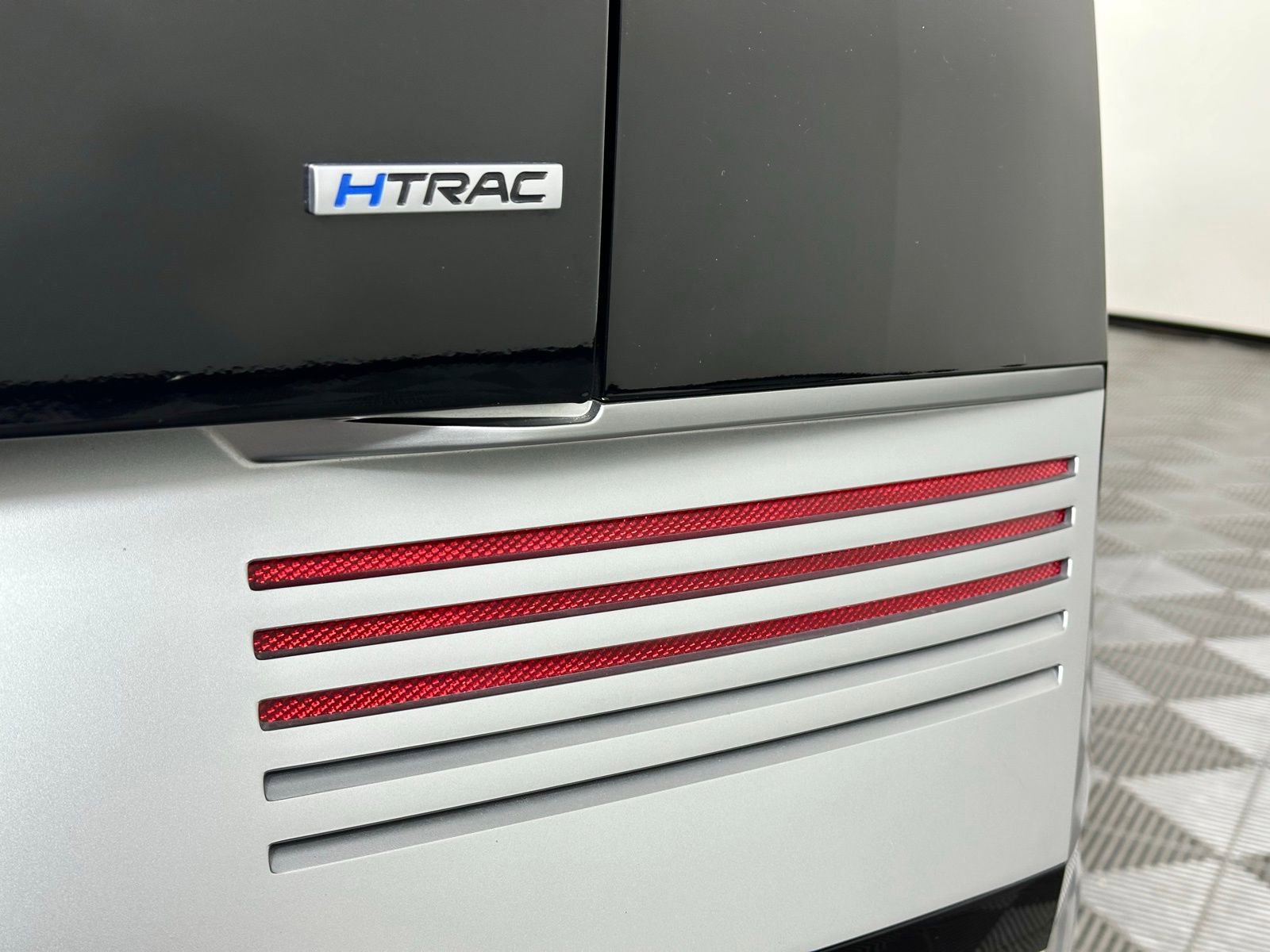 Used 2024 Hyundai Ioniq 5 Limited image 38