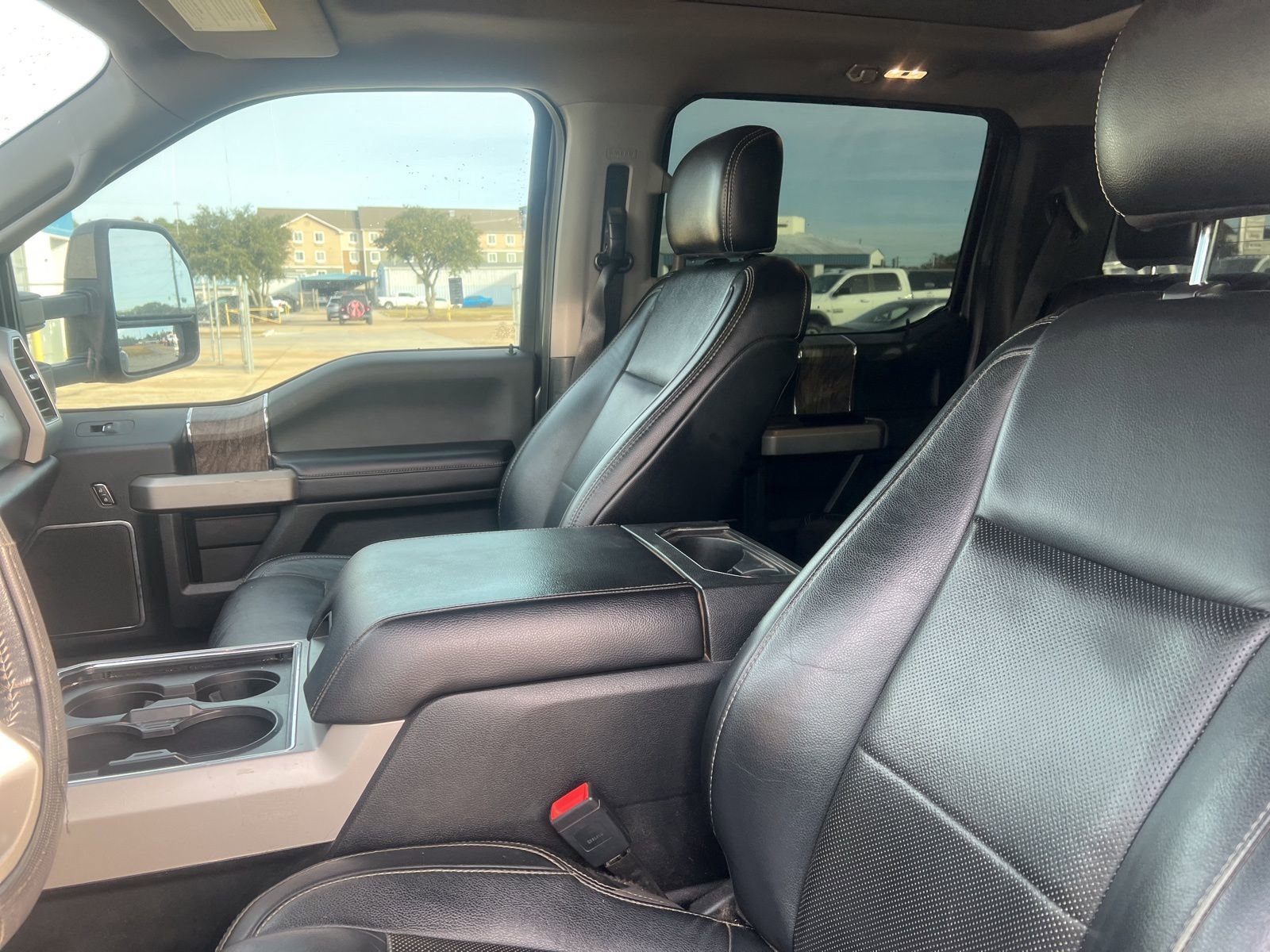 Used 2019 Ford F350 Lariat w/ Lariat Ultimate Package image 9