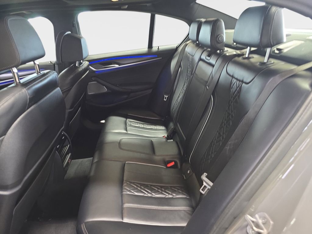 Used 2022 BMW M550i xDrive w/ Dynamic Handling Package AWD/4WD image 13