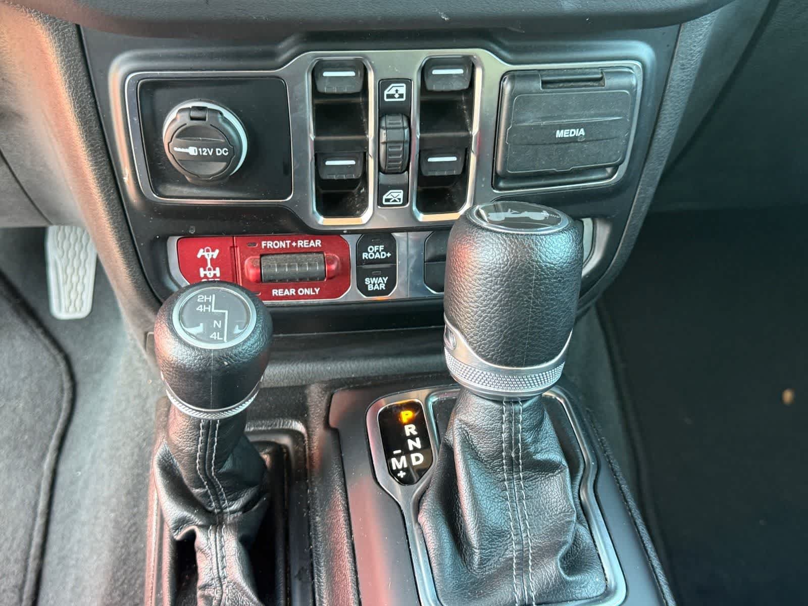 Used 2024 Jeep Wrangler Unlimited Rubicon AWD/4WD image 19
