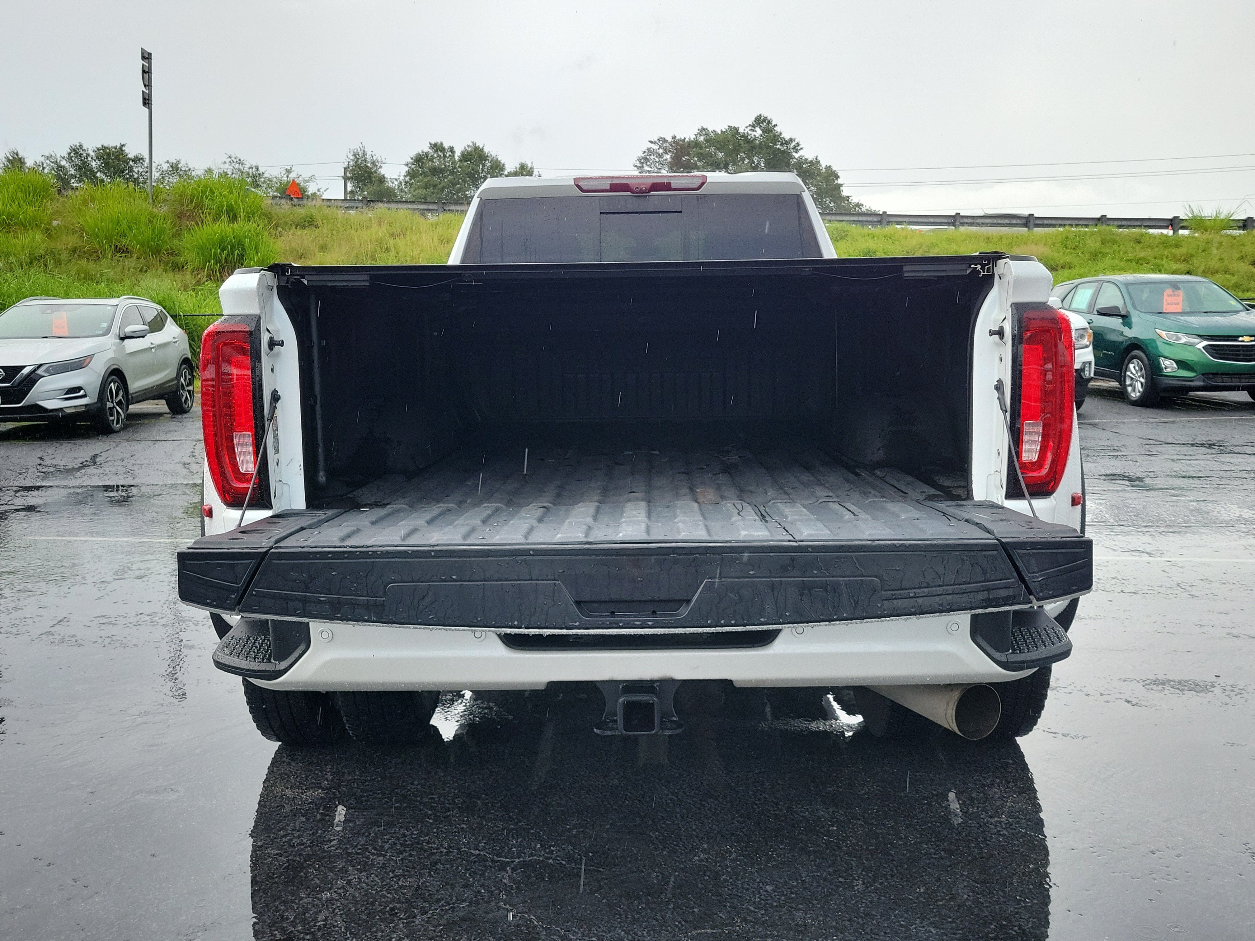 Used 2022 GMC Sierra 3500 Denali w/ Denali Ultimate Package AWD/4WD image 10
