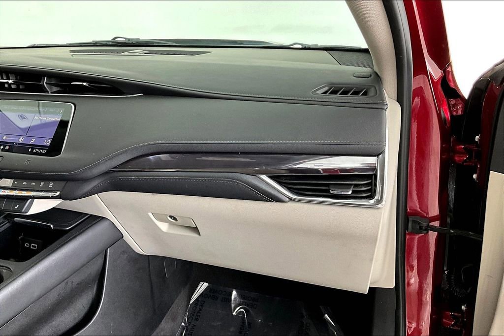 Used 2019 Cadillac XT4 Luxury w/ Cold Weather Package image 20