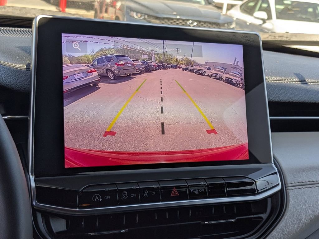 Used 2025 Jeep Compass Limited image 21