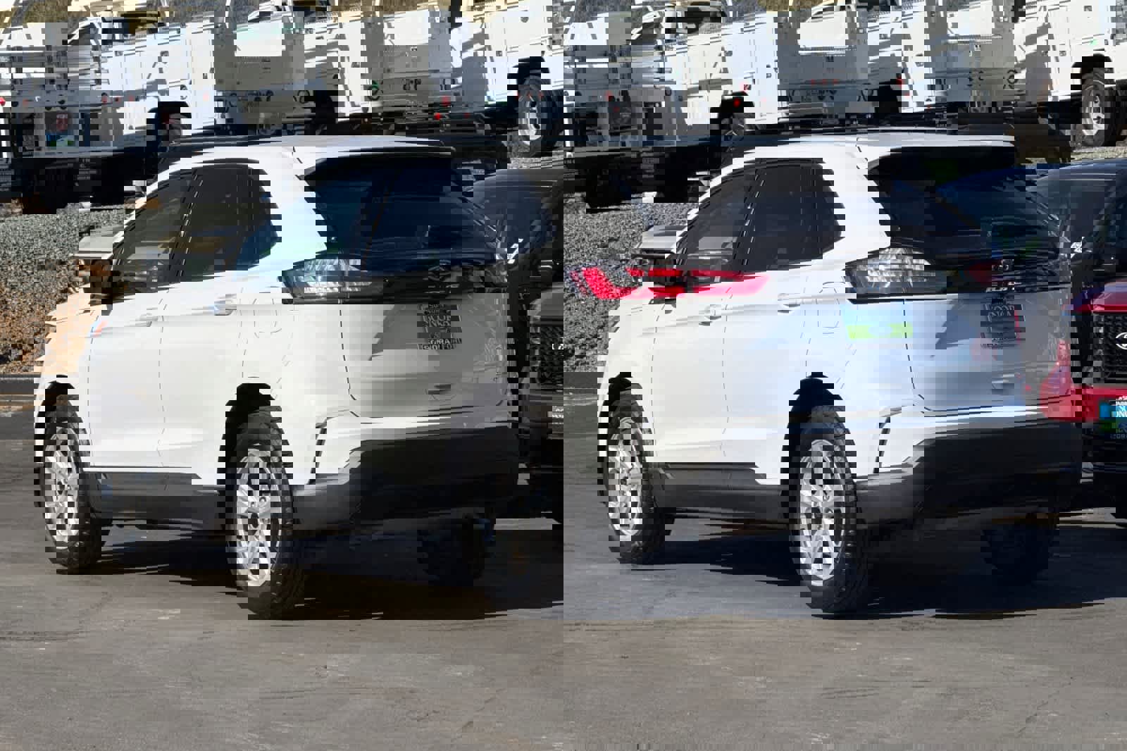 Used 2024 Ford Edge SE w/ Cargo Accessory Package image 6