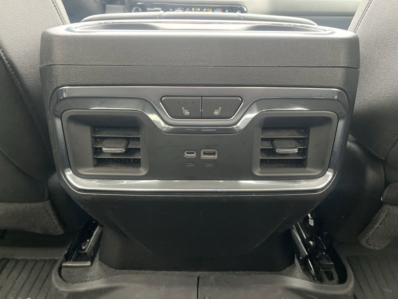 Used 2024 Chevrolet Silverado 2500 LTZ w/ LTZ Plus Package image 31