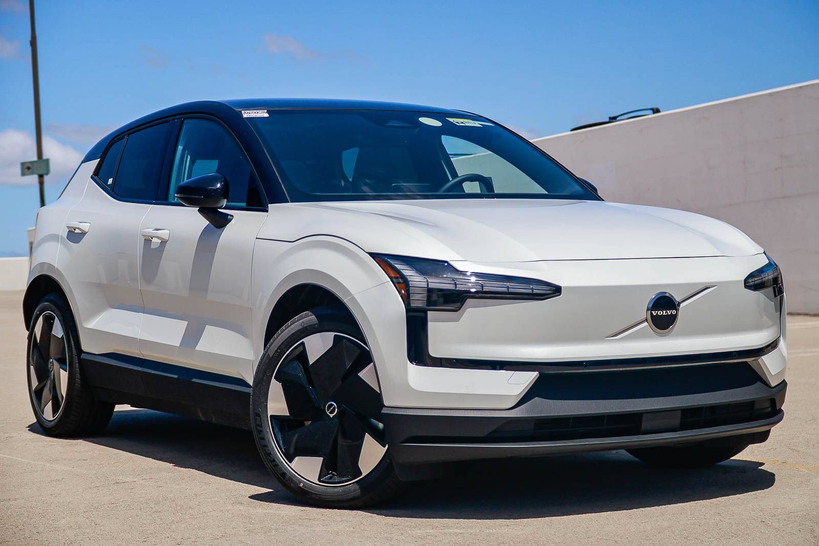 New 2026 Volvo EX30 Plus AWD/4WD image 1