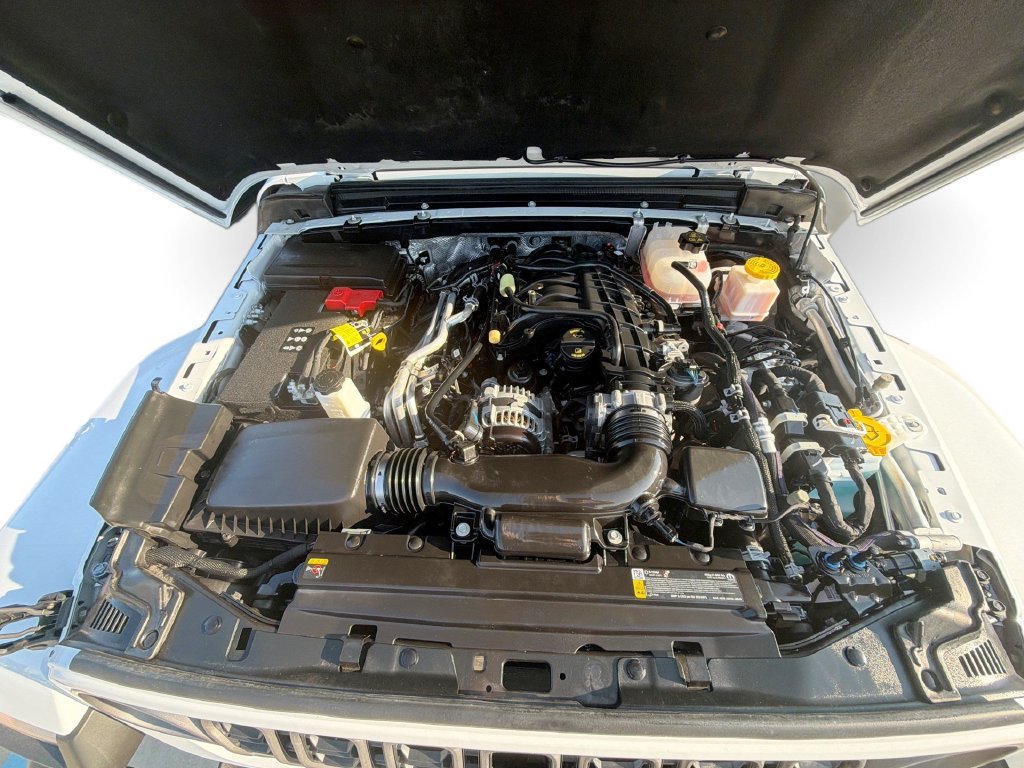 Used 2025 Jeep Gladiator Mojave AWD/4WD image 14