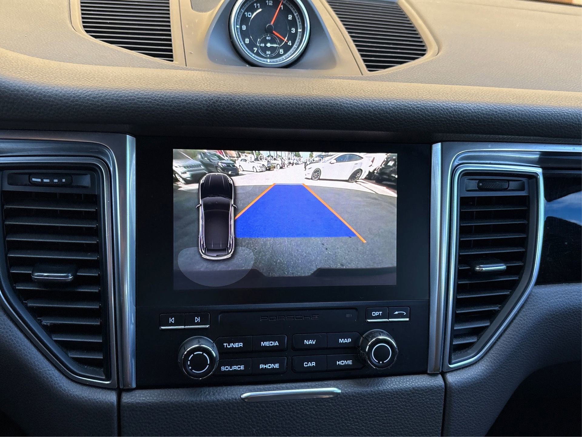 Used 2018 Porsche Macan w/ Premium Package Plus image 24