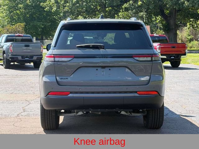 New 2027 Jeep Grand Cherokee Altitude AWD/4WD image 31