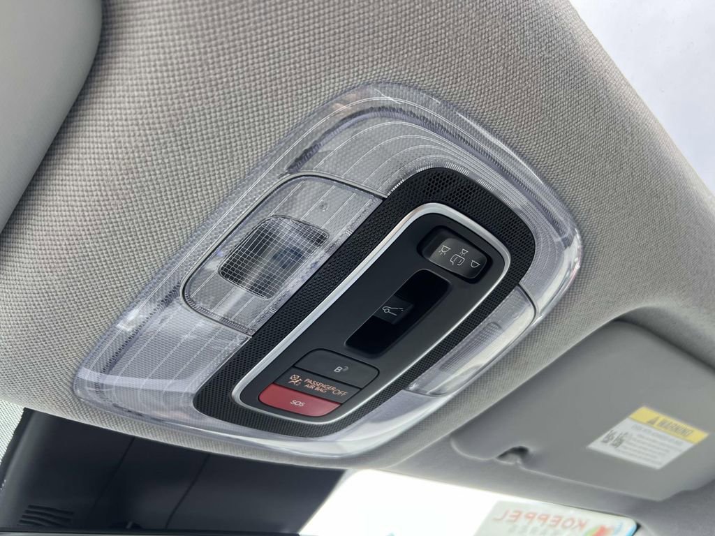 Certified 2025 Hyundai Elantra Limited image 38