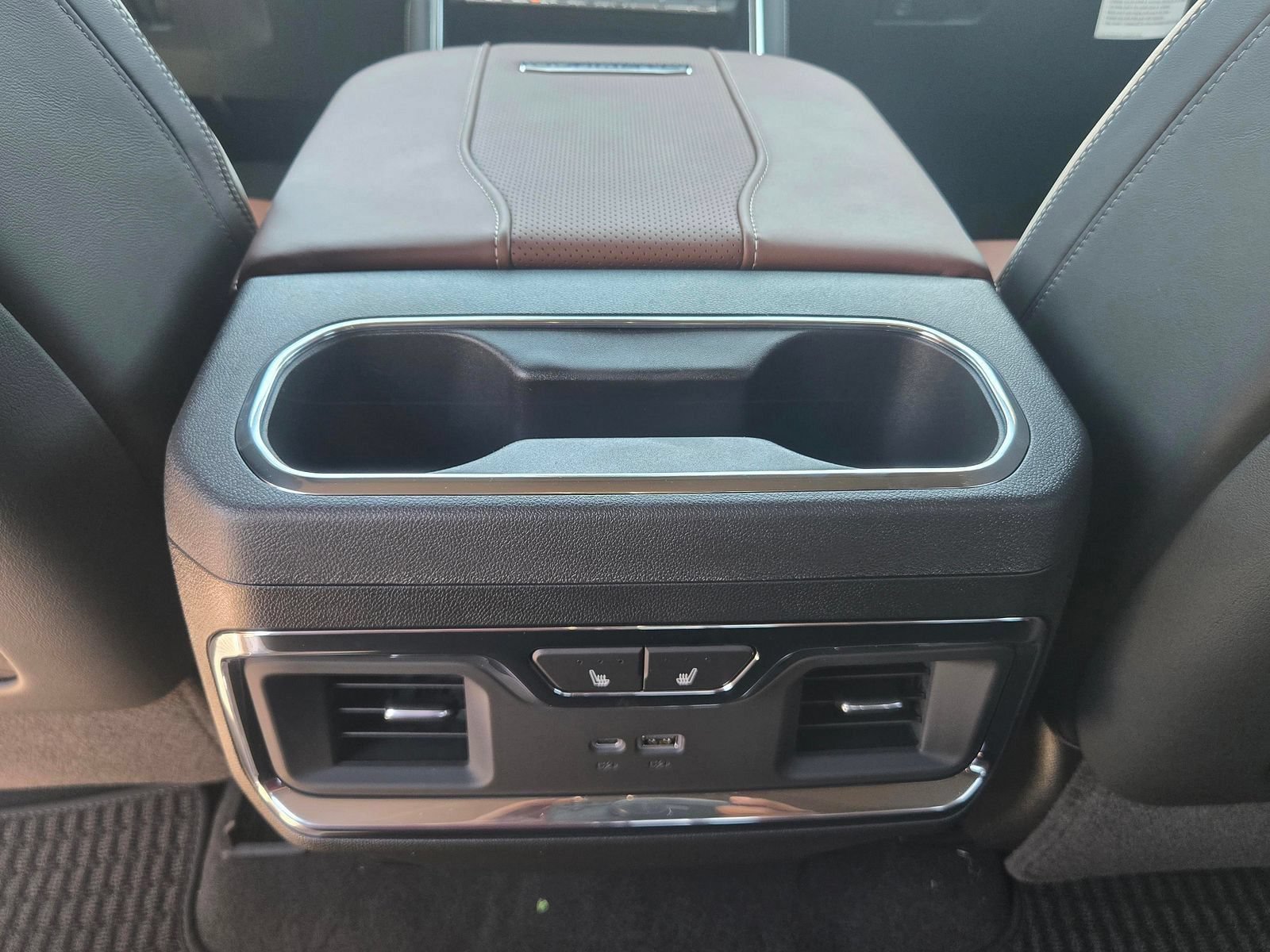 New 2026 GMC Sierra 2500 Denali Ultimate w/ LPO, Black Badging Package AWD/4WD image 28