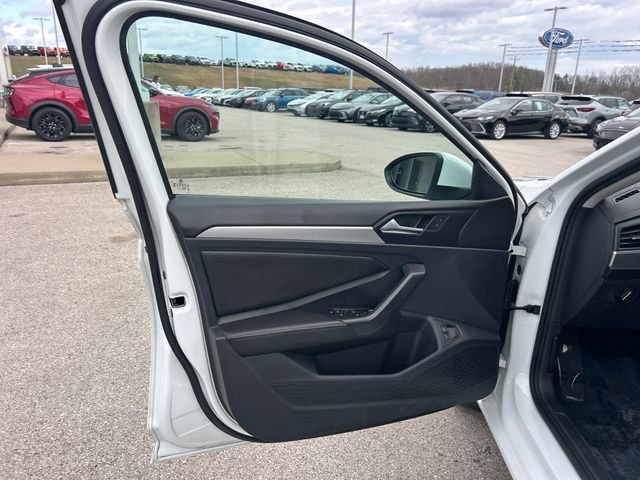 Used 2023 Volkswagen Jetta S image 31