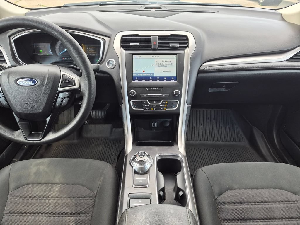 Used 2020 Ford Fusion SE FWD image 22