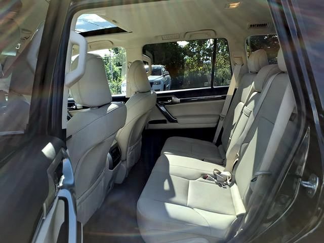 Certified 2023 Lexus GX 460 Premium w/ Premium Package AWD/4WD image 17