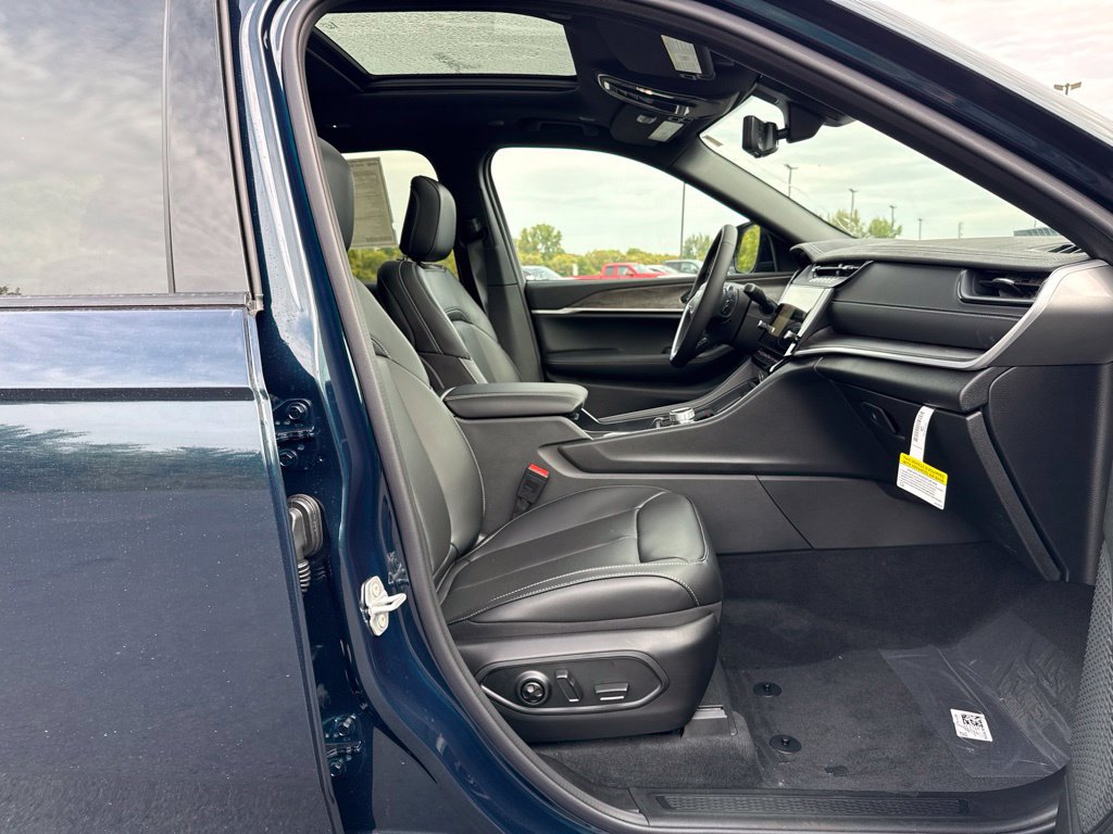 New 2027 Jeep Grand Cherokee L Limited AWD/4WD image 10